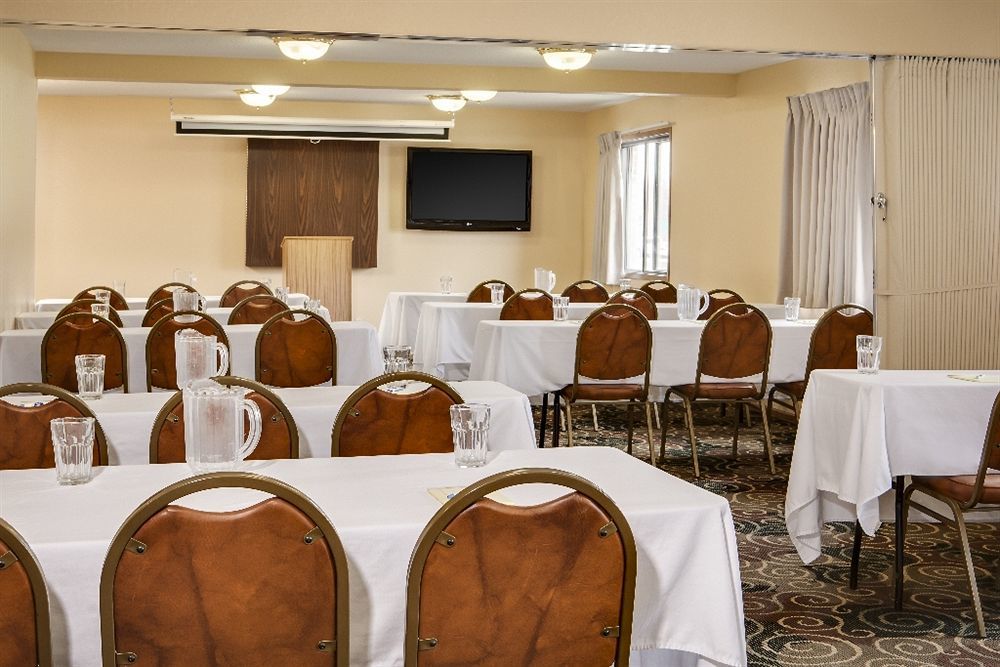 Heartland Inn Coralville Exterior foto