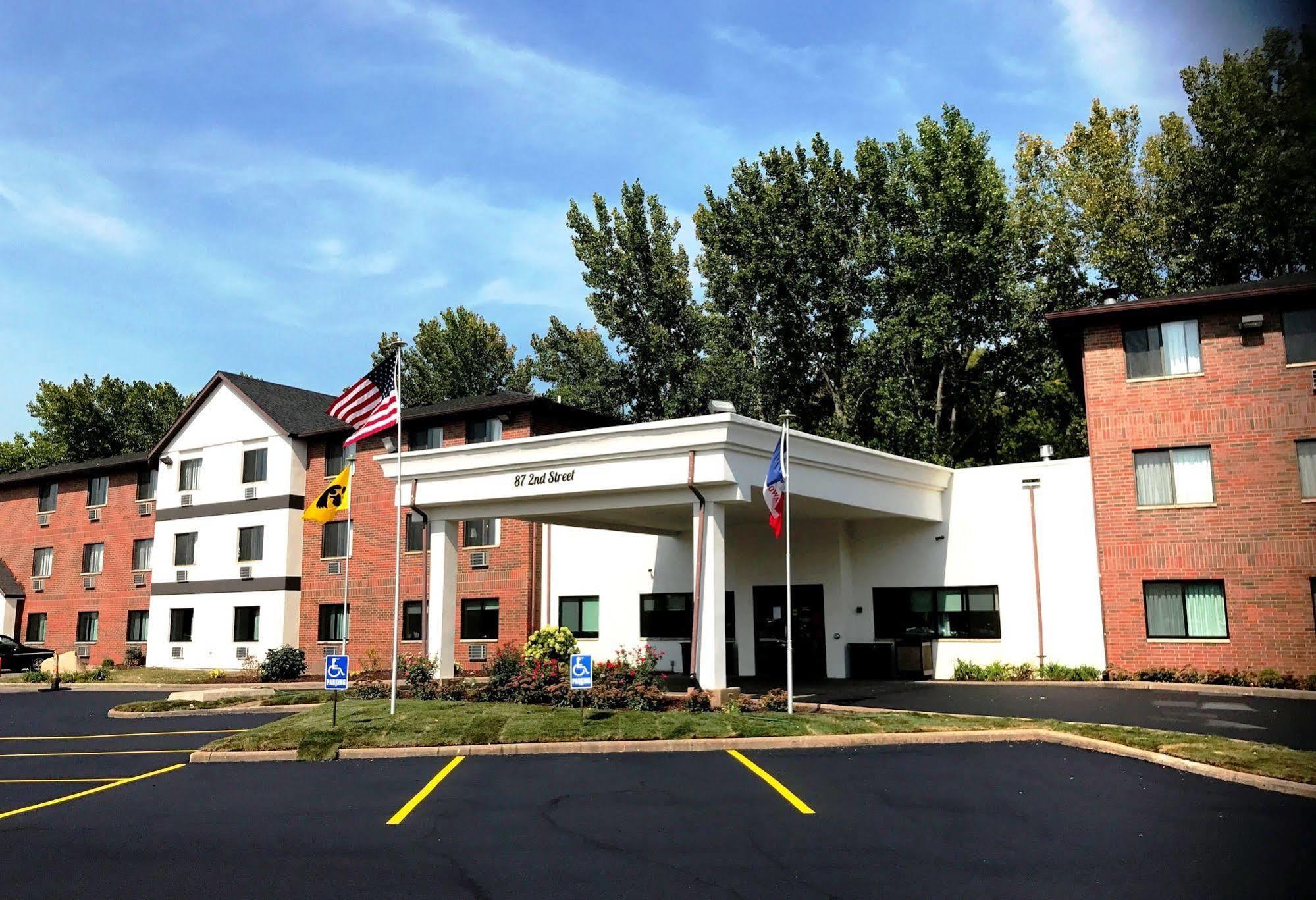 Heartland Inn Coralville Exterior foto