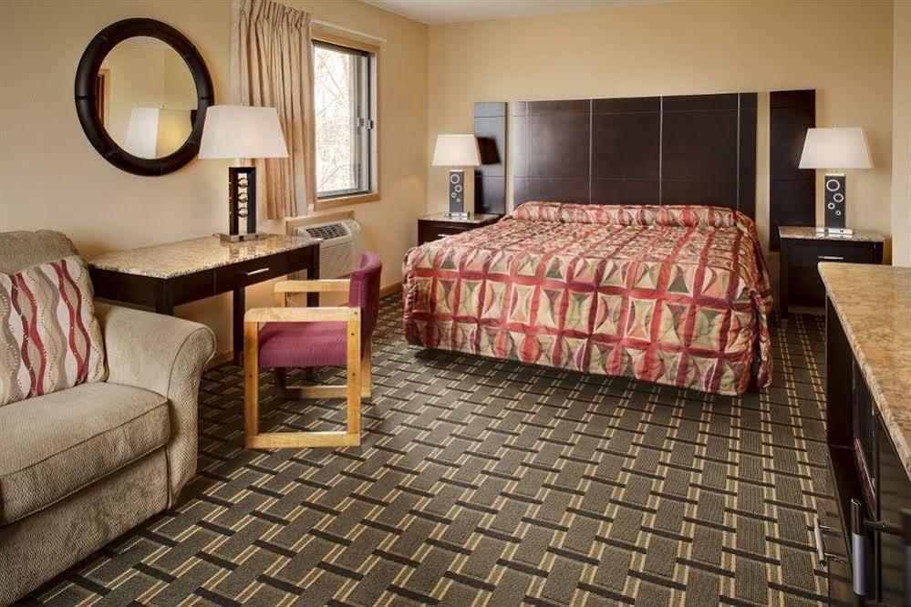 Heartland Inn Coralville Exterior foto